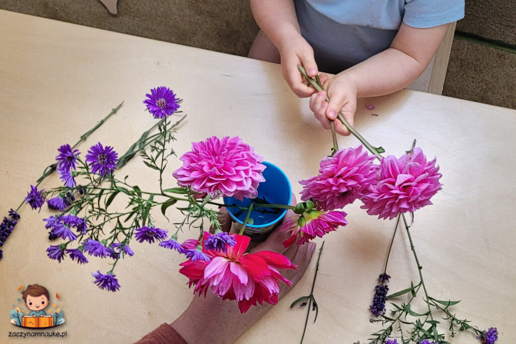 jesienne zabawy montessori pomysly bukiety ukladanie kwiatow