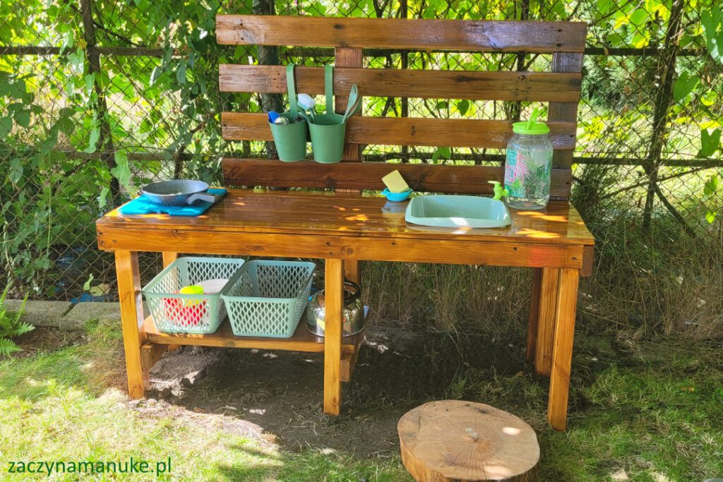 jak zbudowac kuchnie blotna diy drewniana montessori plac zabaw 1